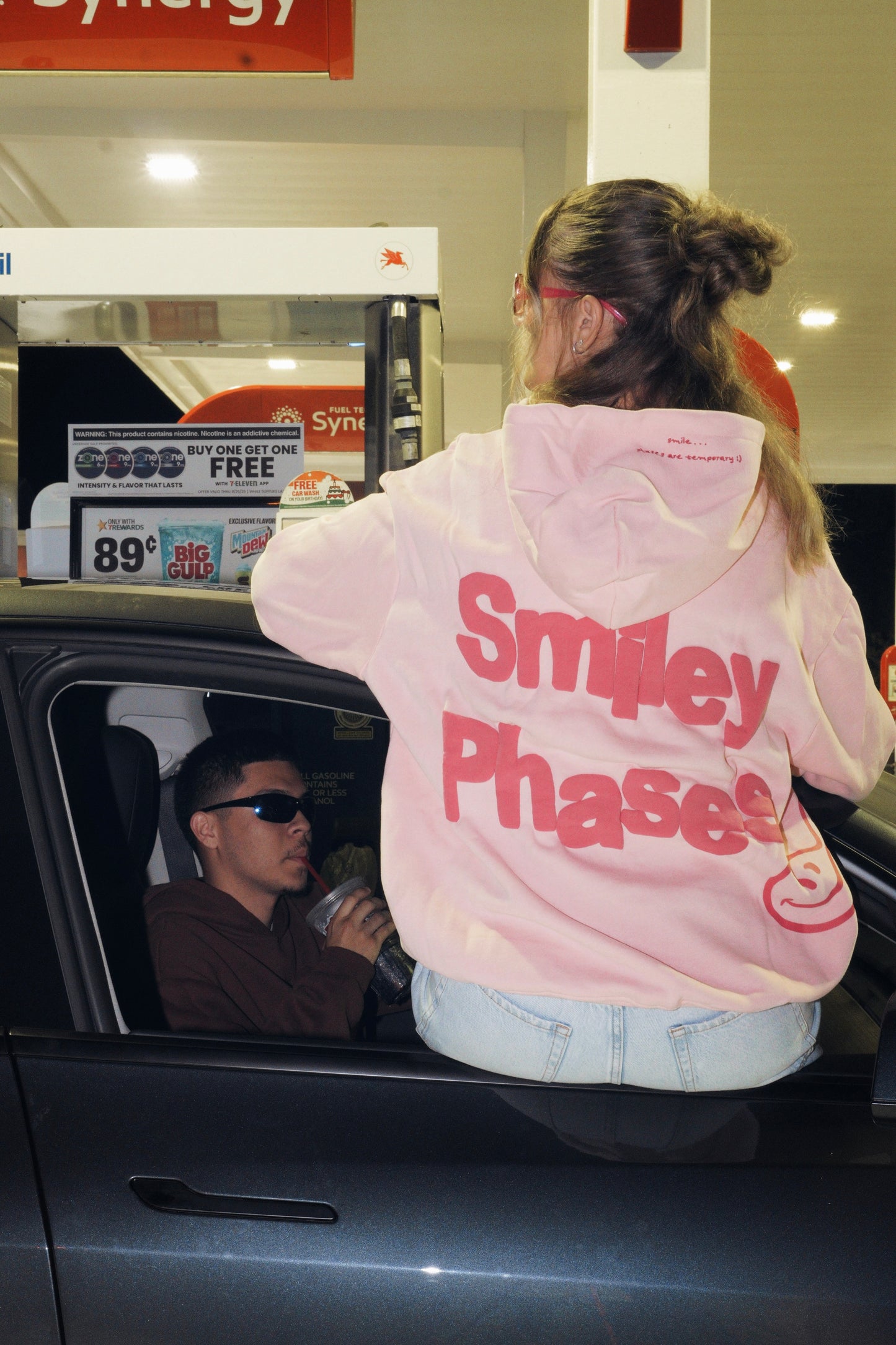 "Smiley Phases" Hoodie - Bubblegum