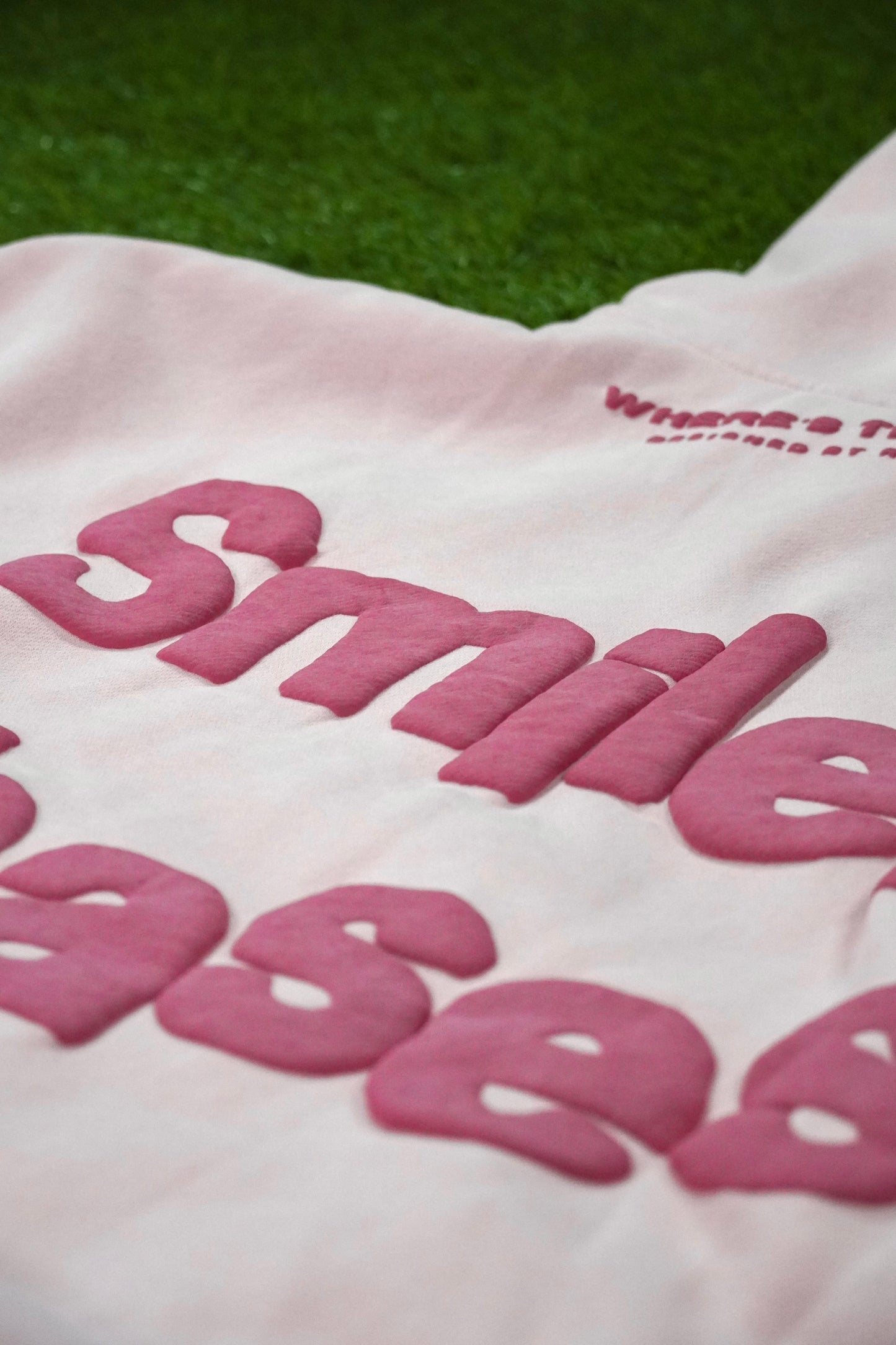 "Smiley Phases" Hoodie - Bubblegum